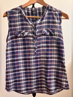 Eddie Bauer Blue and White Plaid Sleeveless Button Henley Top